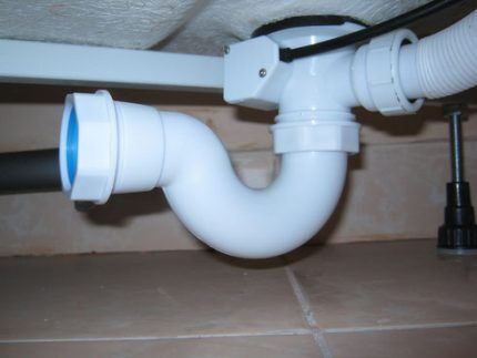 Appearance of the installed automatic siphon