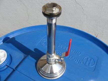 Shut-off valve for summer shower barrel