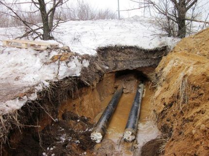 Laying pipes in winter