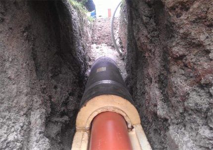 Insulation of sewerage pipelines
