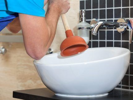 Plunger for sewer smell in bathroom