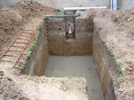 Installing a septic tank on a concrete surface
