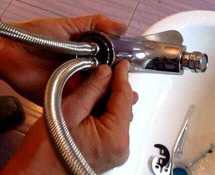  Installing a faucet is not difficult