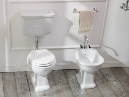 Modèle de bidet sur pied