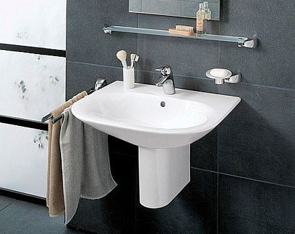 Sink with half pedestal