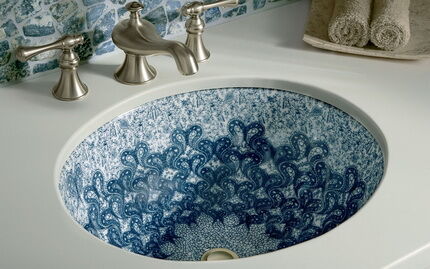 Porcelain sink