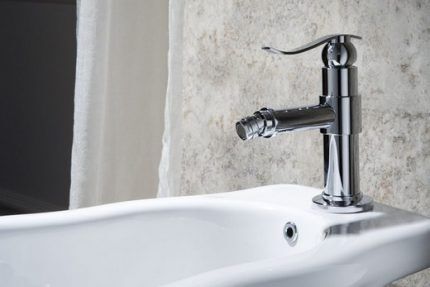 Collegamento del rubinetto al bidet