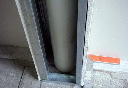 Sewer riser sa isang kahon