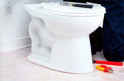 Installing a toilet on a tiled floor
