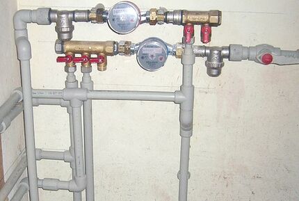 Assembled circuit from polymer elements