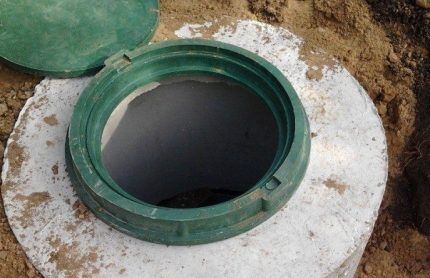 Concrete septic tank