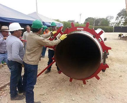 Cortador de tubos rotativo para aço