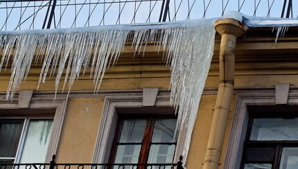 Ice and icicles on the roof