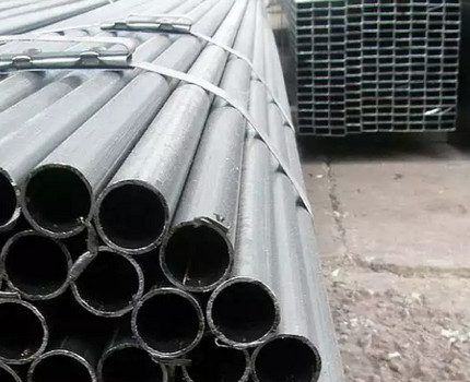 Batch of medium diameter pipes