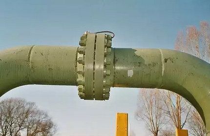 Flange connection of steel pipes