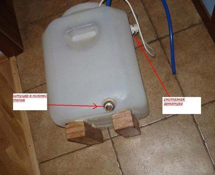 Open tank made from improvised means