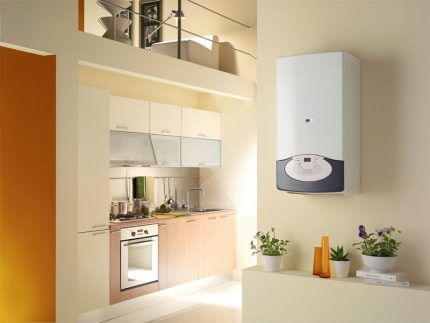 Compact wall-mounted boiler