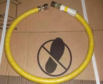 Connection hose for stove