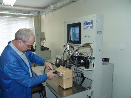 Checking the counter in the laboratory