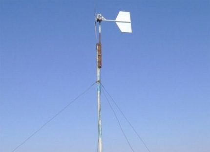 Wind generator on a mast