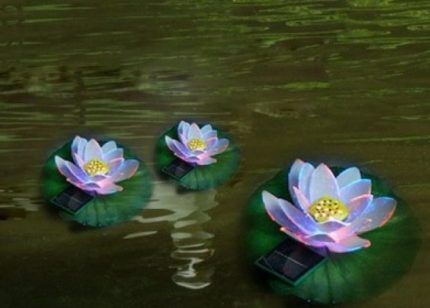 Lanterns for decorating ponds