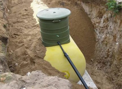 Filling the container with sand