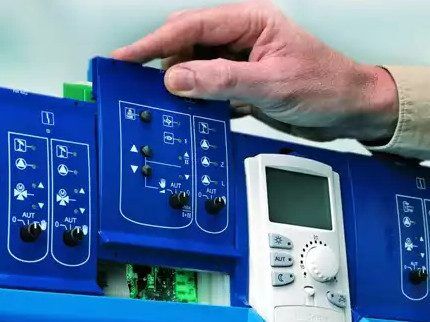 Electronic volatile panel