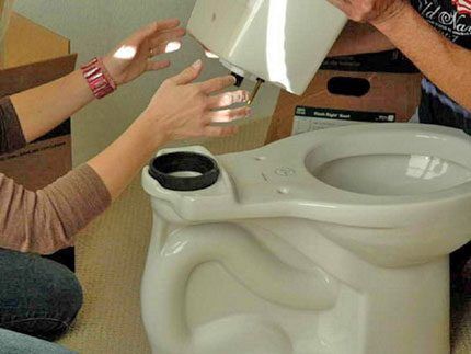 Installation of a toilet cistern