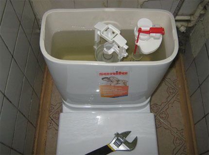 Completely sealed toilet