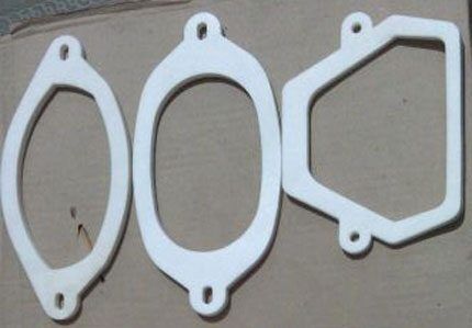 Intermediate gaskets for toilets