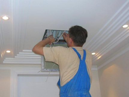 Using a ceiling inspection hatch