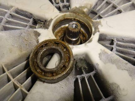 Removing the bearing from a washing machine