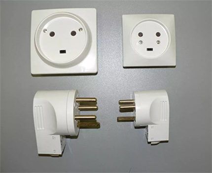 Power socket and plug