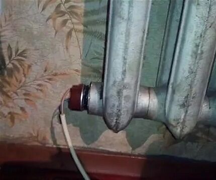 Radiator pemanas besi tuang dengan elemen pemanas terbina dalam