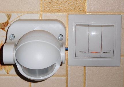 Sensor mais interruptor basculante