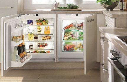 Undercounter mini-fridge