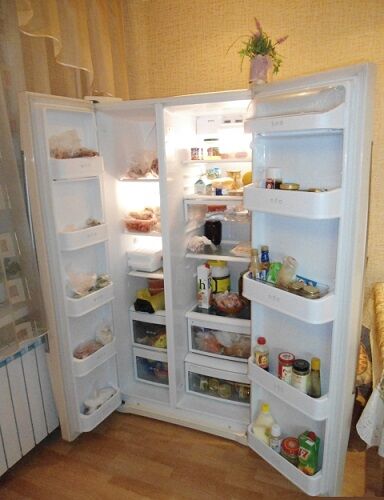 Spacious side-by-side refrigerator