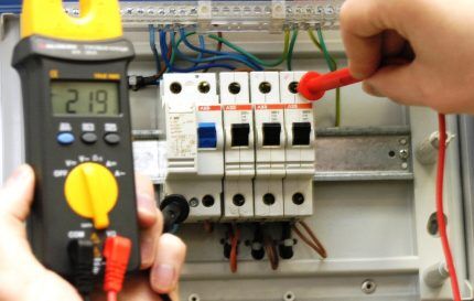 Circuit breaker installation