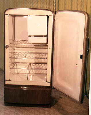 Refrigerator ZiS DH-2