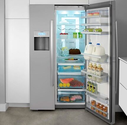 Refrigerator model with ice maker 