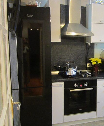 Hotpoint-Ariston in black