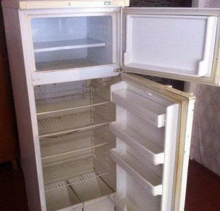 Old two-chamber refrigerator