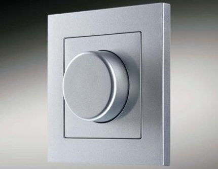 Possibilità di utilizzare interruttori con dimmer