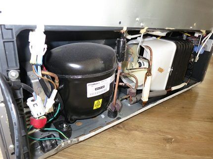 Bottom compressor on Side-by-Side refrigerator 