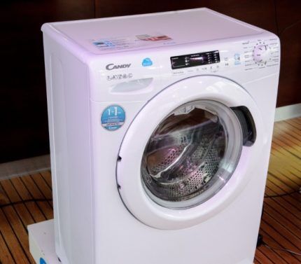 Narrow washing machine