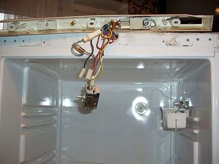 Inspection of the Stinol refrigerator thermostat