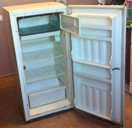 Larawan ng refrigerator na ibinebenta