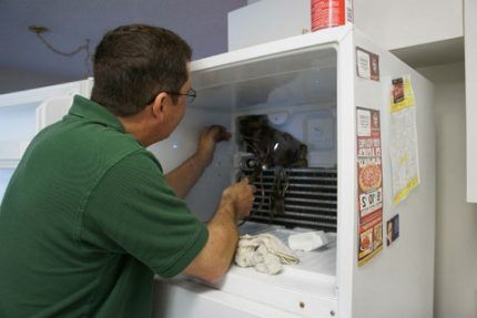 Diagnosis of refrigerator failure