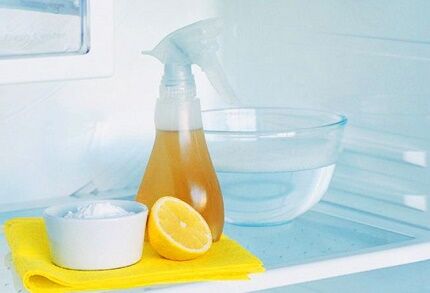 Baking soda and lemon to neutralize odor