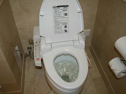 Electronic bidet lid